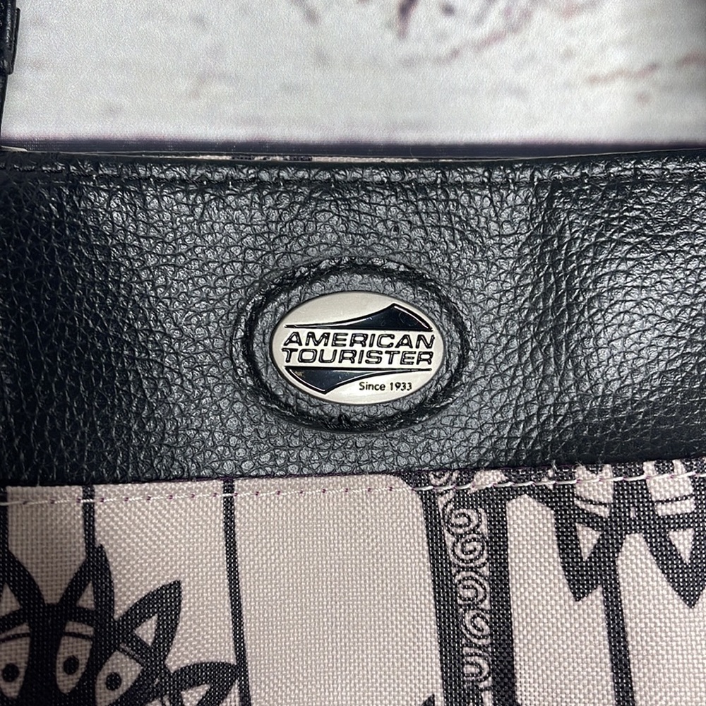 American Tourister Travel Bag Black Taupe Tan Floral Print Tote Bag Carryall! - Picture 3 of 11
